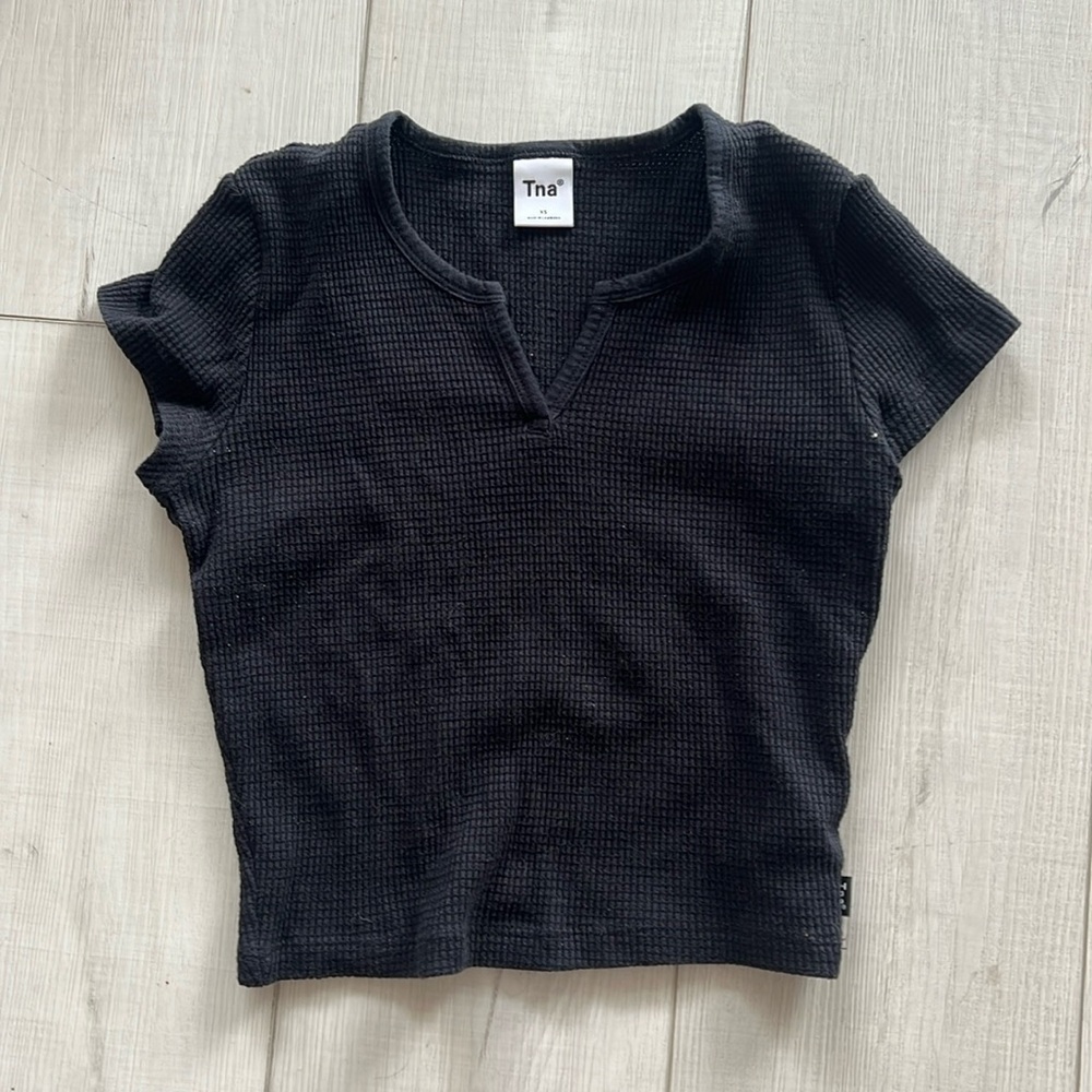 Aritzia tshirt